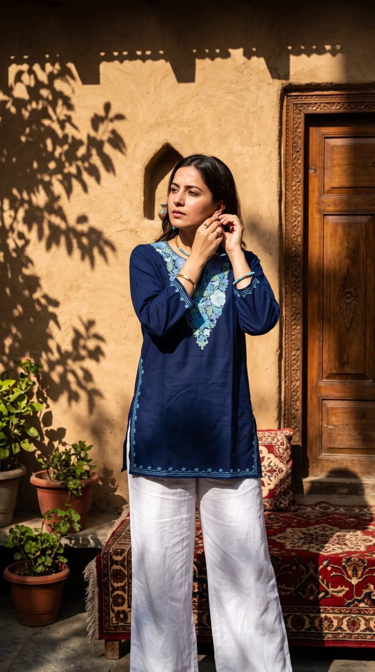 Hand Assisted Aari Shawl – T001053KH