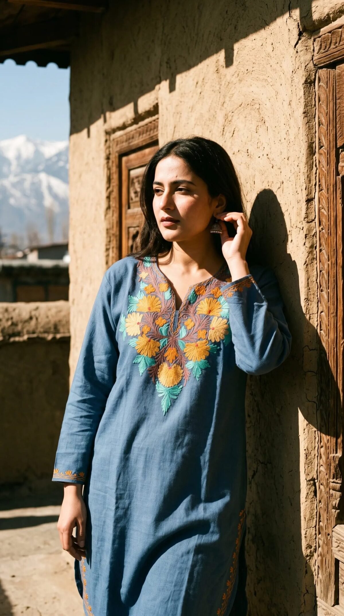 Hand Assisted Aari Shawl – T001053KH