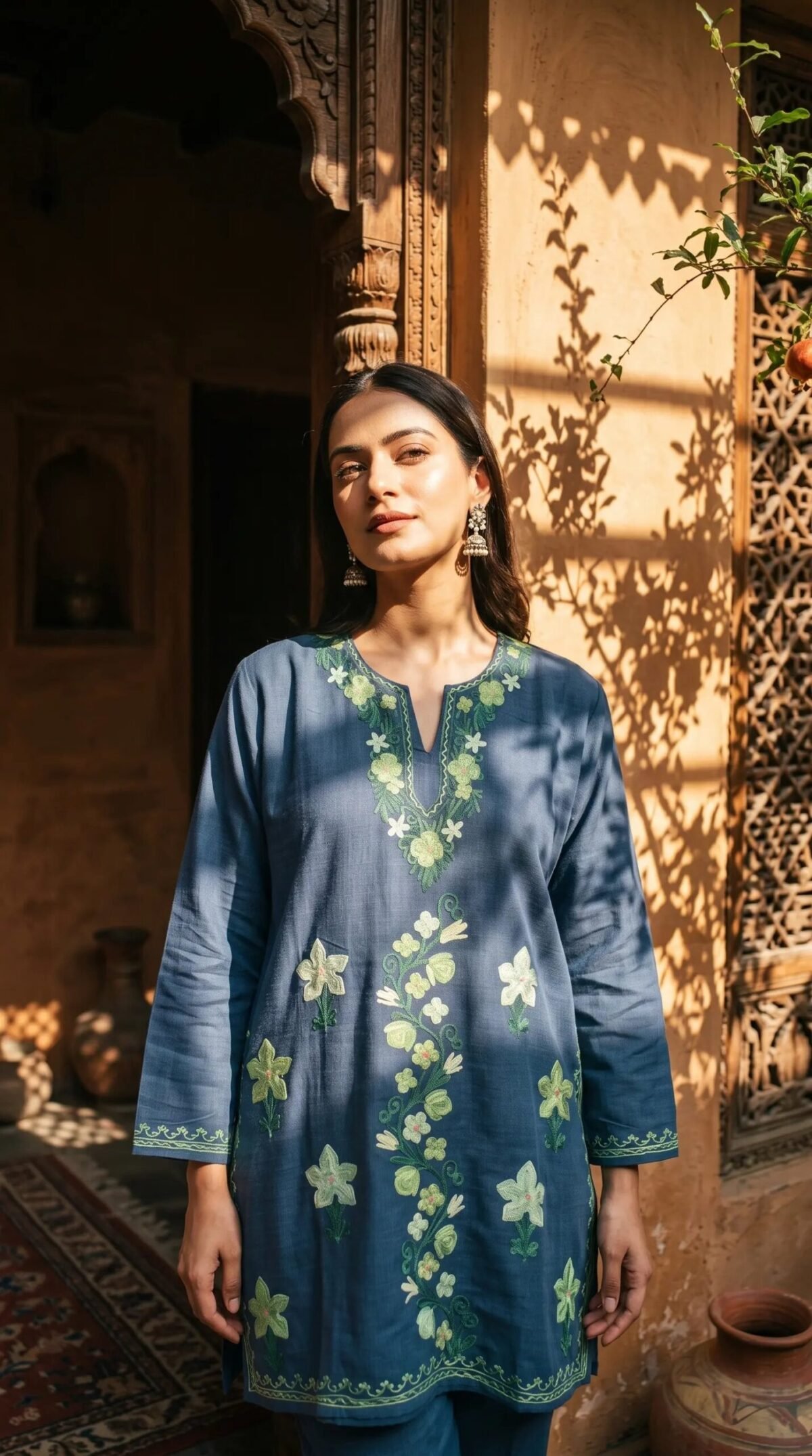 Finely Weaved Shawl – T001118KH