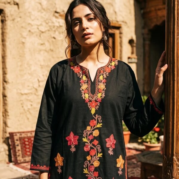 Finely Weaved Shawl – T001118KH