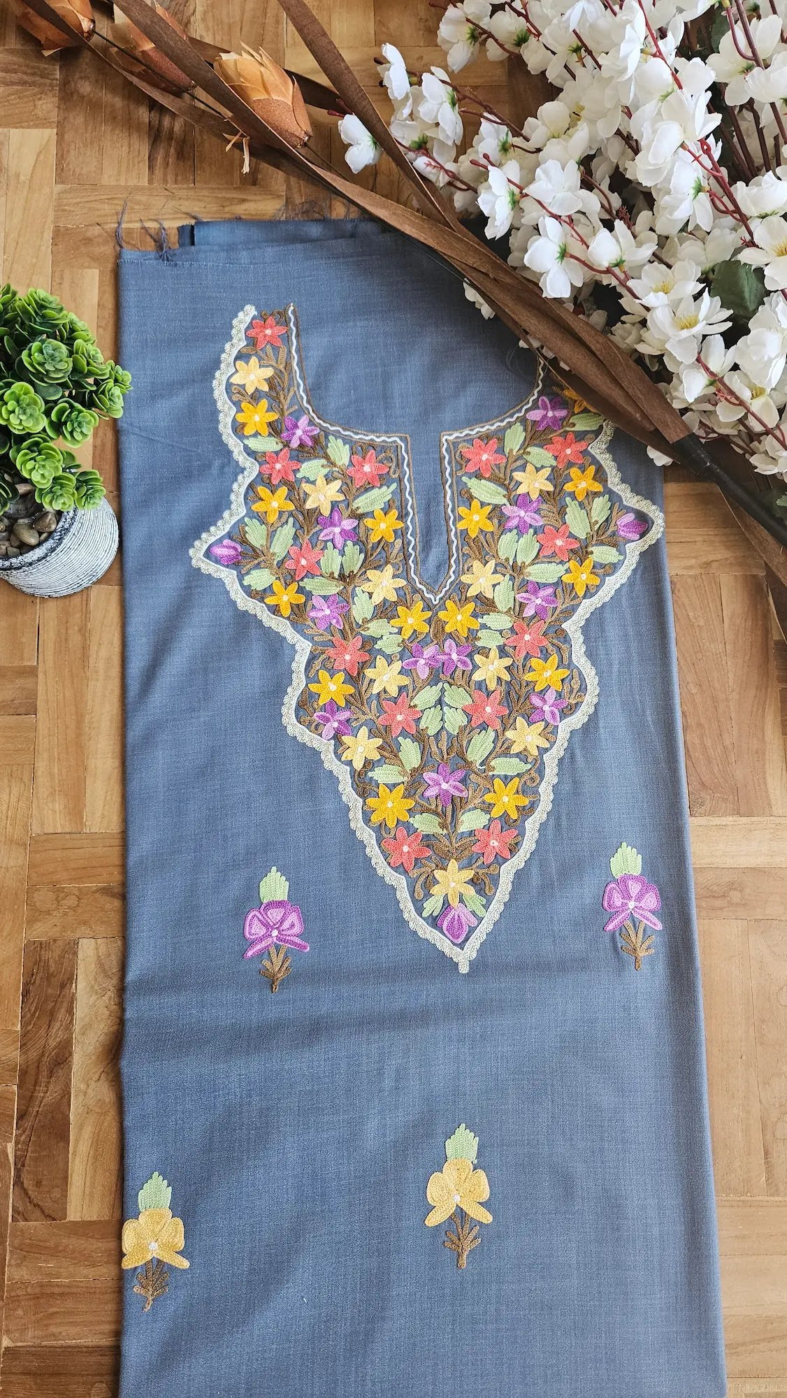 Finely Weaved Shawl – T000803KH