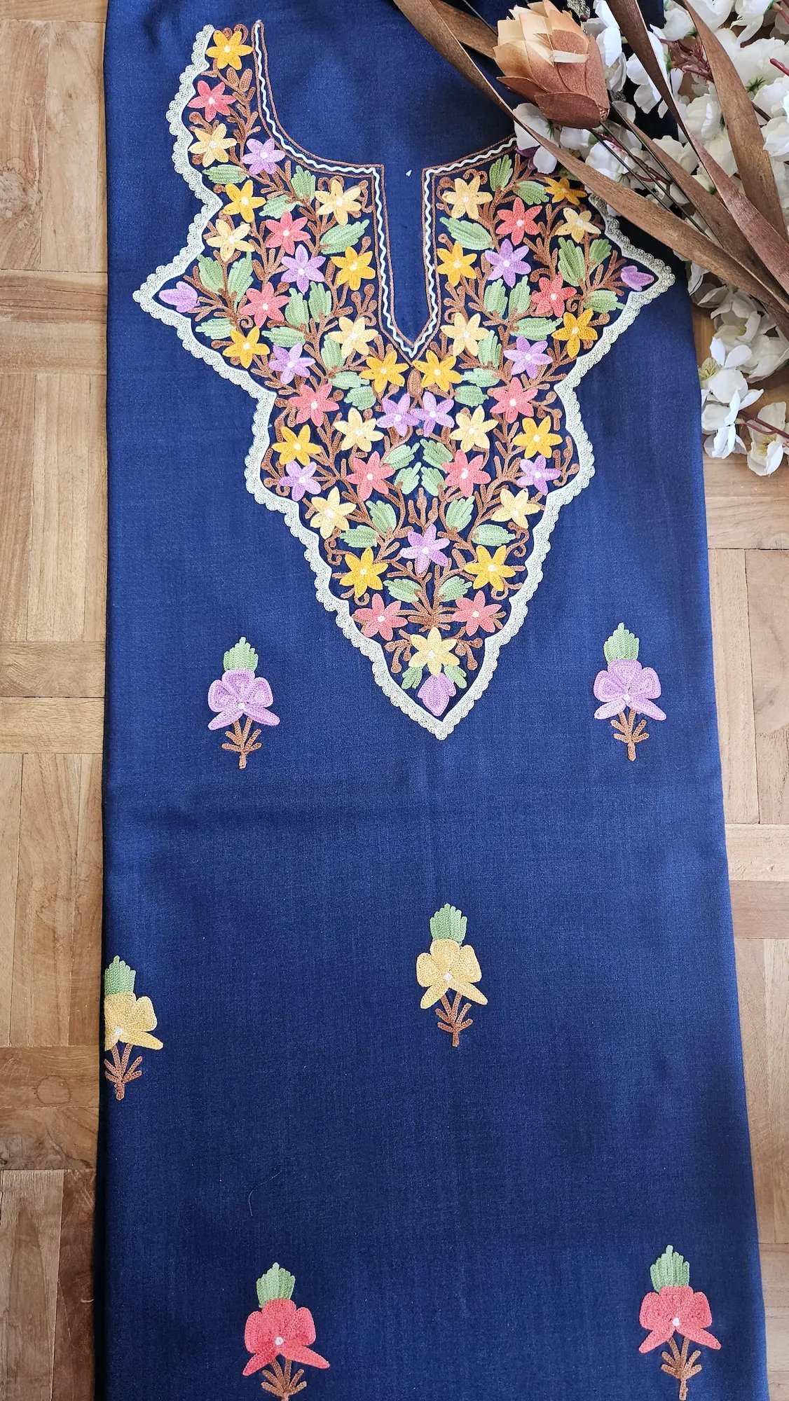 Finely Weaved Shawl – T000803KH