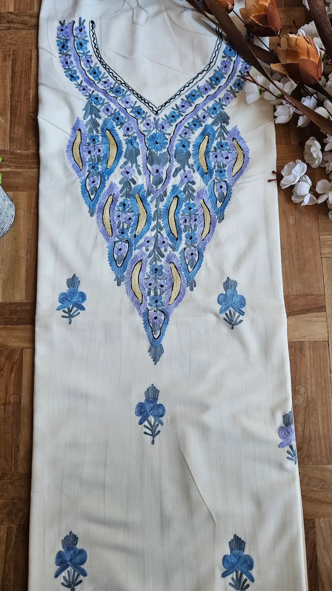 Finely Weaved Shawl – T000803KH