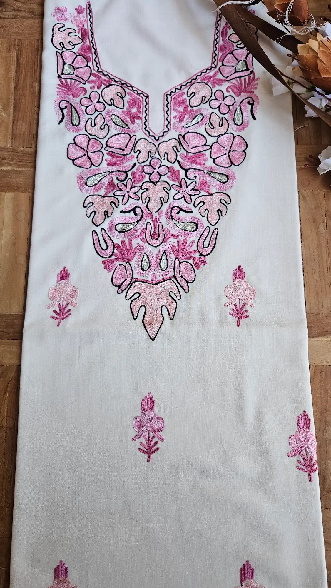 Finely Weaved Shawl – T000803KH