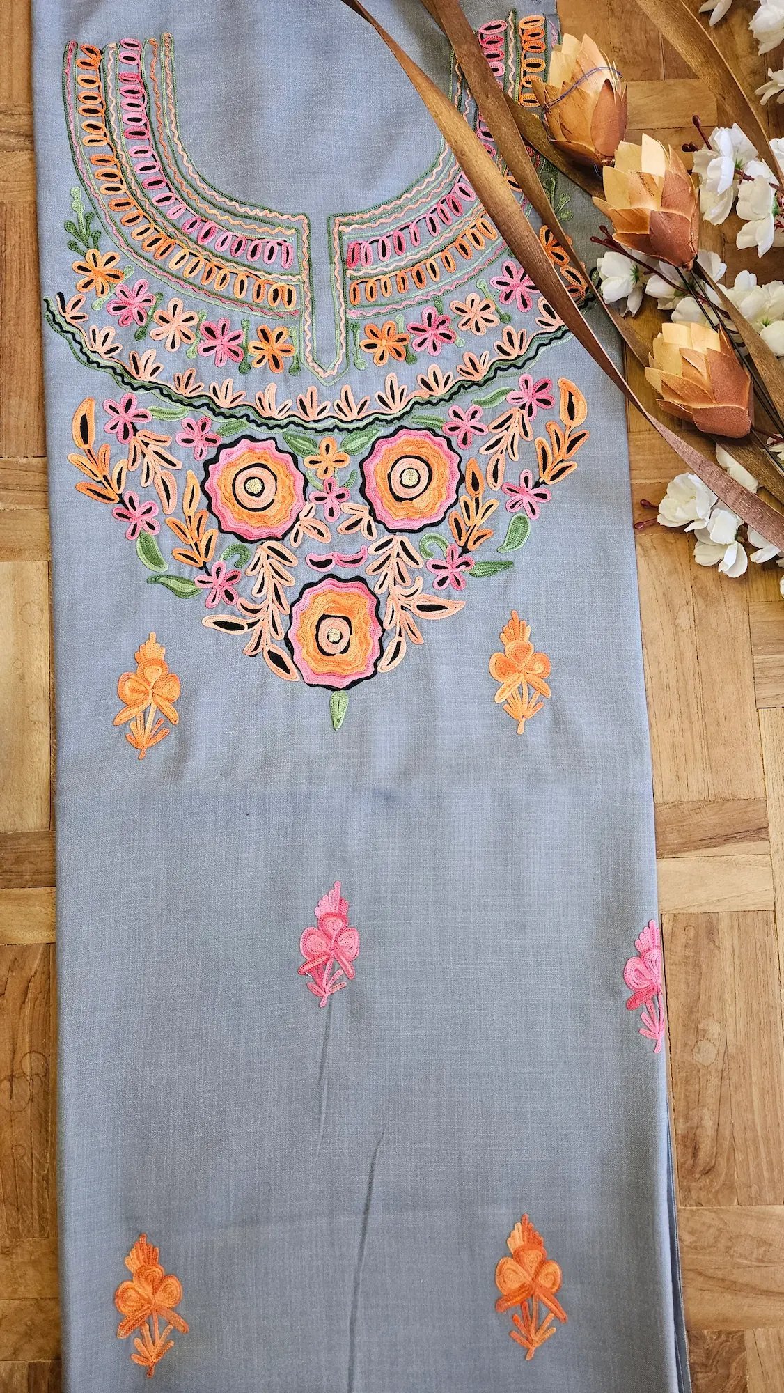 Finely Weaved Shawl – T001129KH
