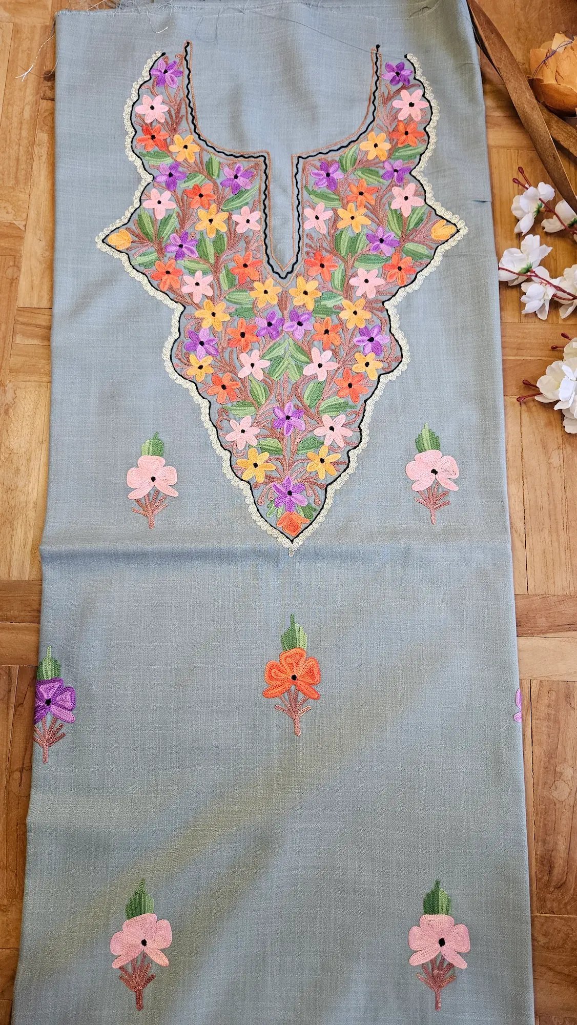 Finely Weaved Shawl – T001129KH