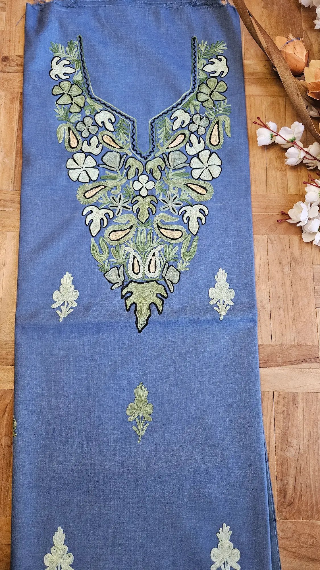 Finely Weaved Shawl – T001129KH