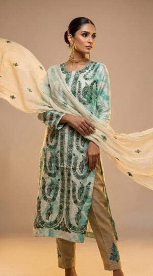 Hand Assisted Aari Three-piece