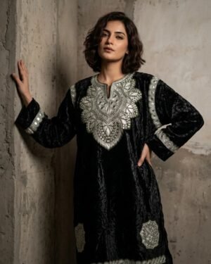 Kashmiri Bota Tilla Crushed Velvet Pheran