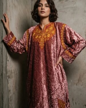 Kashmiri Bota Tilla Crushed Velvet Pheran