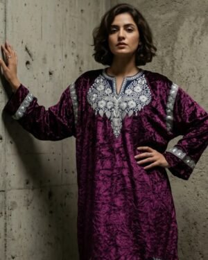 Kashmiri Bota Tilla Crushed Velvet Pheran
