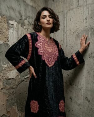 Kashmiri Bota Tilla Crushed Velvet Pheran