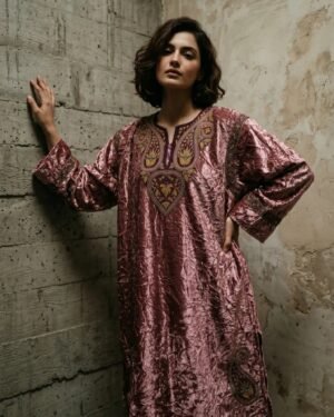 Kashmiri Bota Tilla Crushed Velvet Pheran