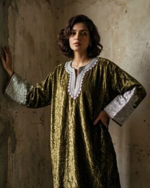 Kashmiri Bota Tilla Crushed Velvet Pheran