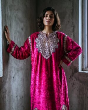 Kashmiri Bota Tilla Crushed Velvet Pheran