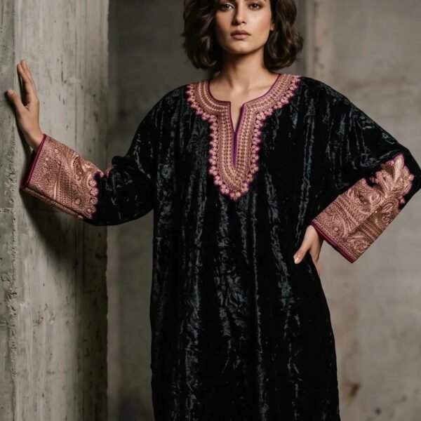 Kashmiri Bota Tilla Crushed Velvet Pheran