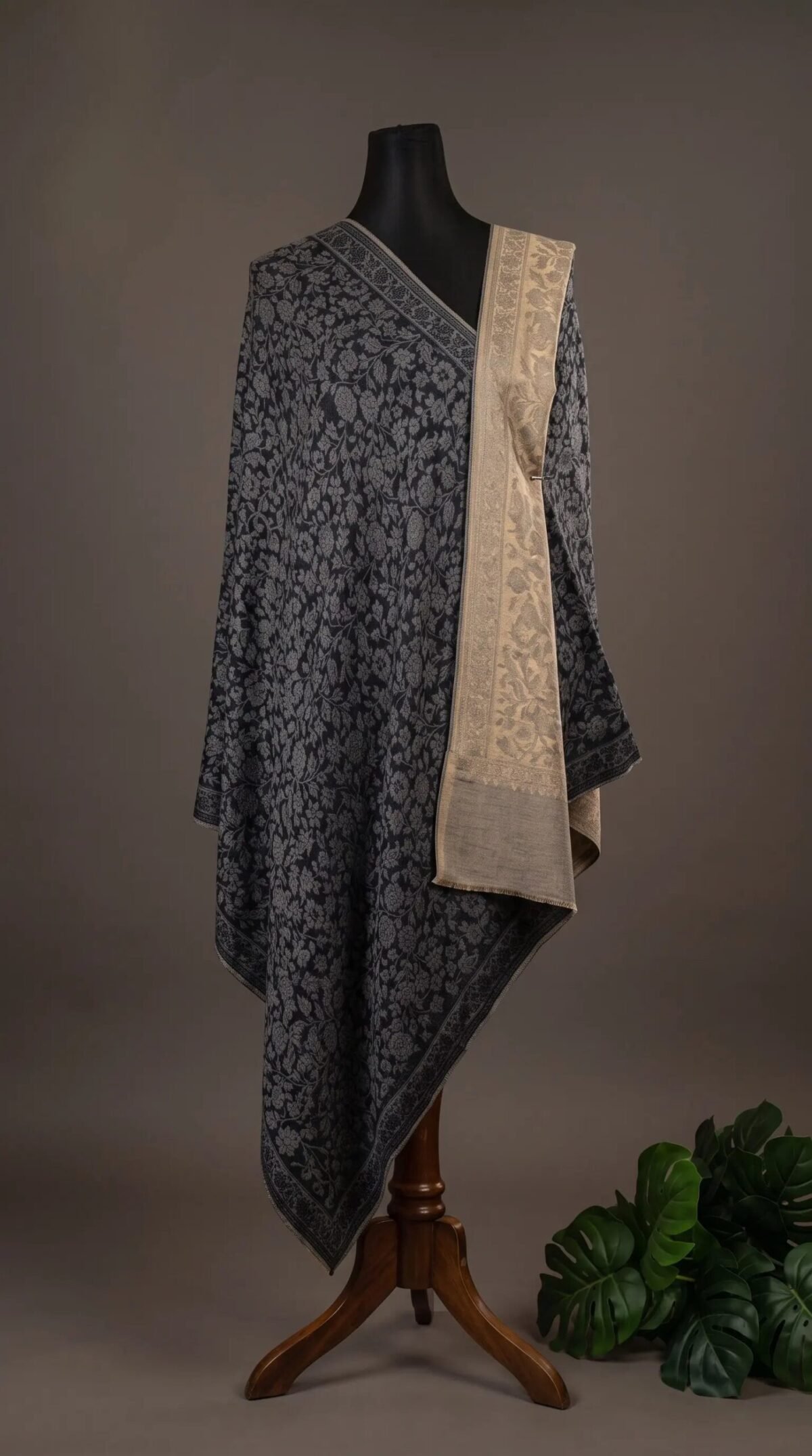 Ikkat Men’s Shawl